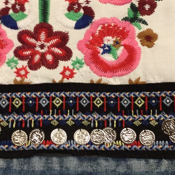 HAIGHT Retro Boho Detailed Appliqué Denim Jacket - Picture 10 of 10